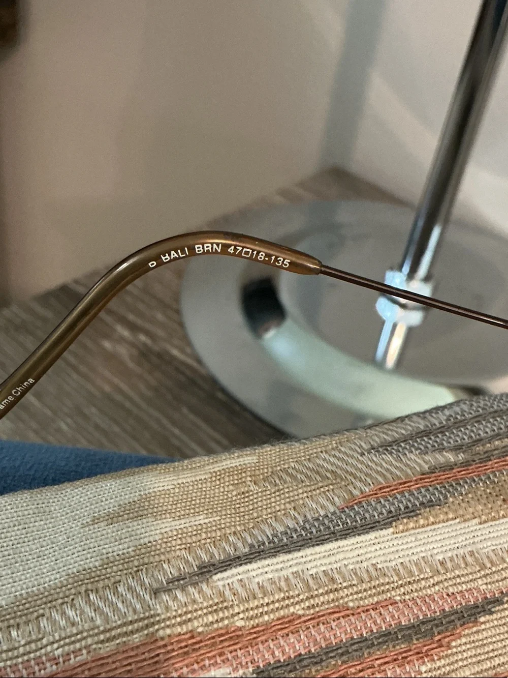 BONGO Women's Oval Reading Glasses Brown Metal Frame 47 18 135 with Case